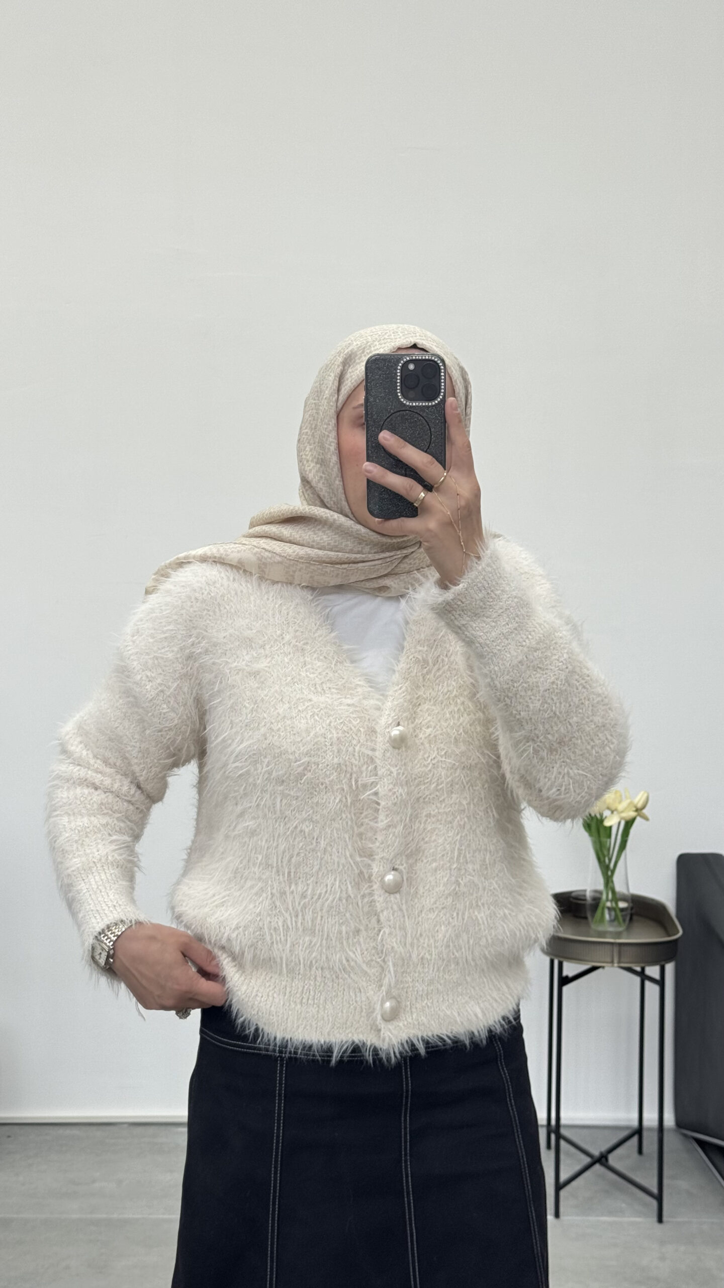 Saçaklı Yumoş Hırka - Görsel 4