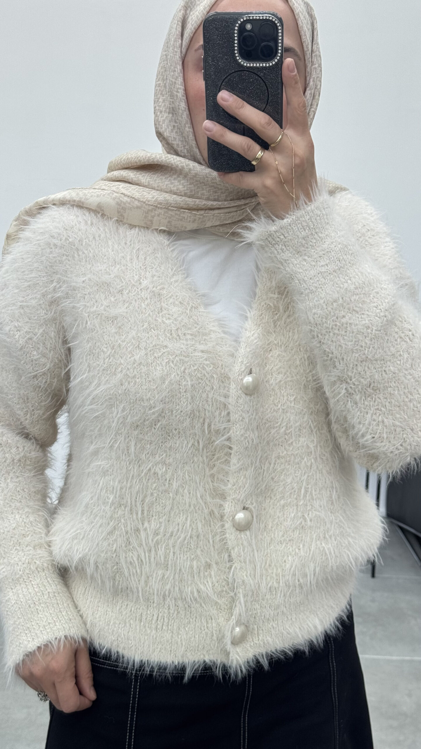 Saçaklı Yumoş Hırka - Görsel 2