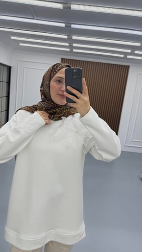 İthal Çiçek Detaylı Sweat - Görsel 3