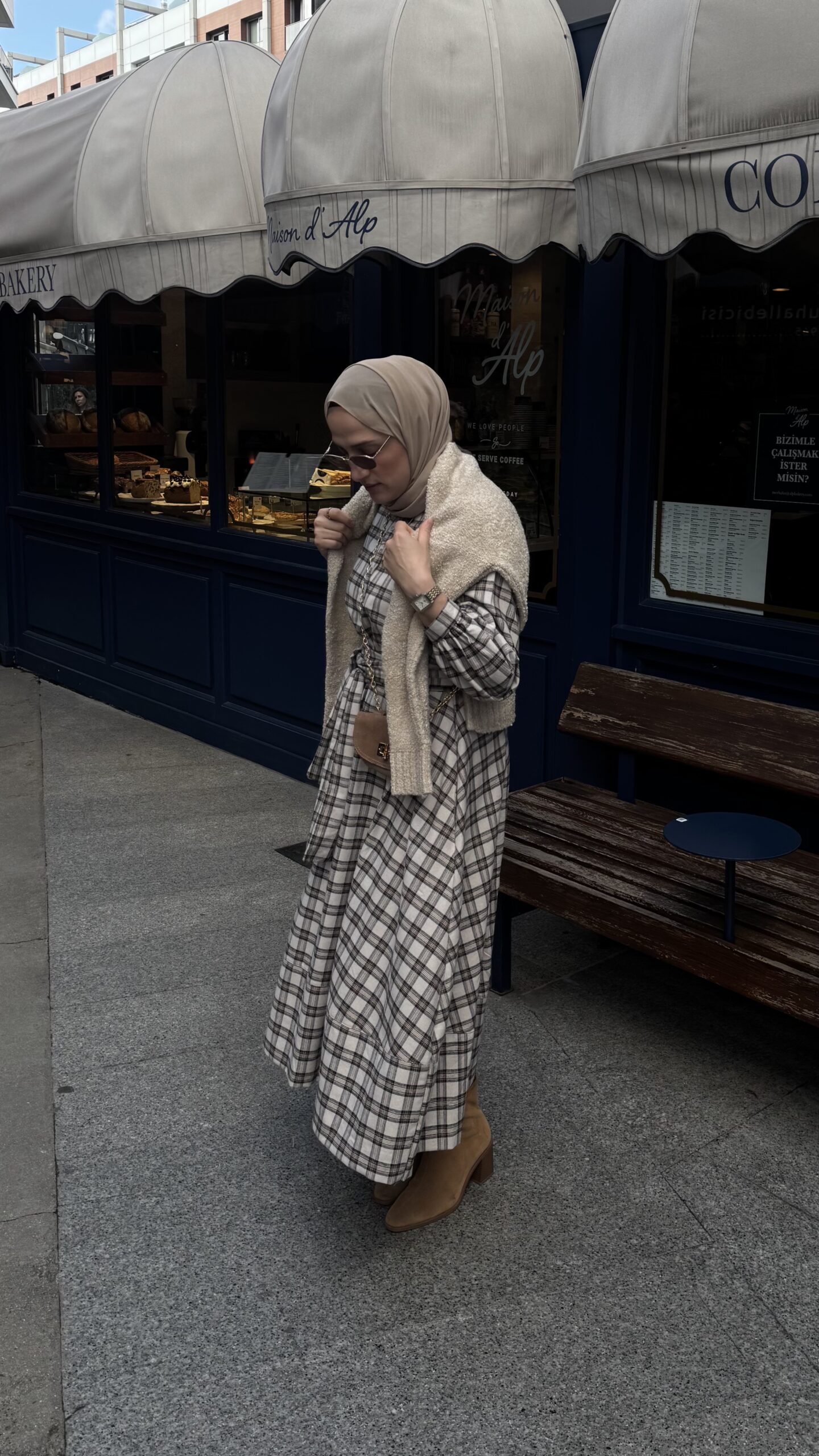 Ekose Kuşaklı Elbise - Görsel 3